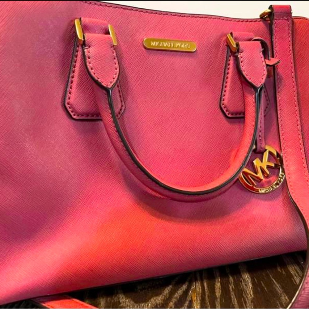 Micheal KORS pink handbag